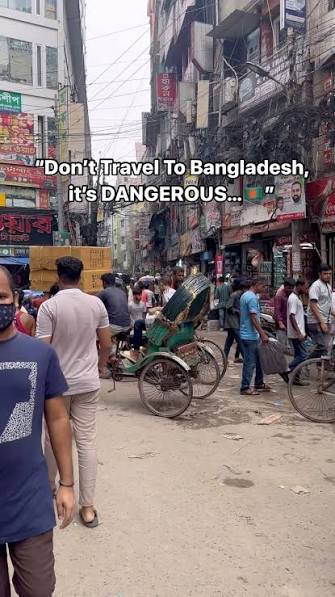 বিদেশি ভ্লগারদের কারও চোখে বাংলাদেশ ‘জঘন্য’। সংগৃহীত ছবি