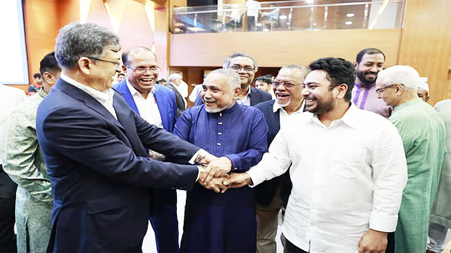 এনসিসিতে আস্থা জামায়াত-এনসিপির, বিএনপির কাছে ‘একের ভেতর আরেক সরকার’