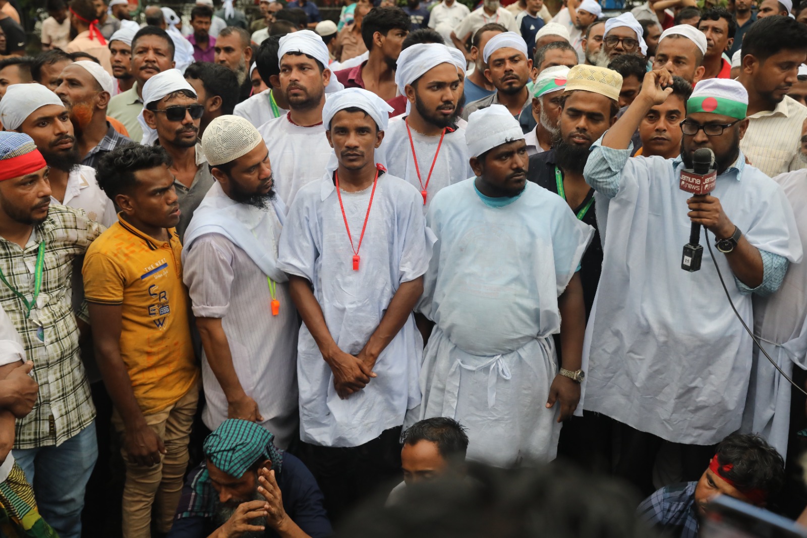 বিএনপির বিজয় র‍্যালি, শিক্ষার্থীদের অবরোধ, জাগপার ঘেরাও—যানজটে অচল ঢাকা