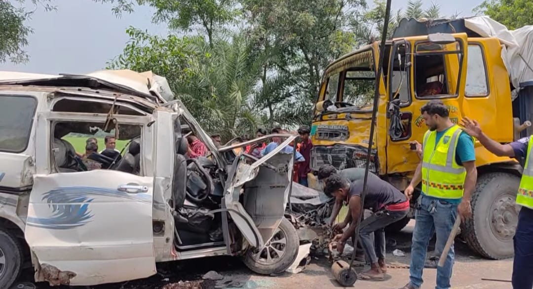 ঝিনাইদহে সড়ক দুর্ঘটনায় দুই শিক্ষার্থী নিহত