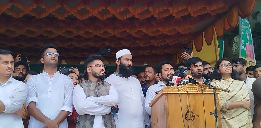 সংস্কার, গণহত্যার বিচার ও নতুন সংবিধান প্রণয়ন করতে হবে: নাহিদ ইসলাম