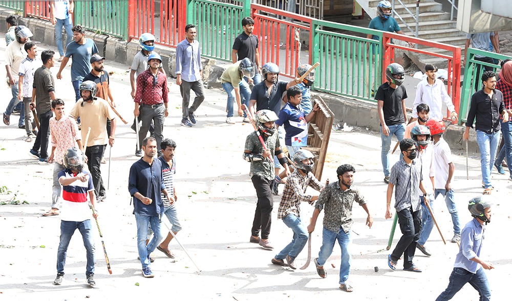 ২০২৪ এর জুলাইয়ে ছাত্রলীগের হামলা। আশরাফুল আলম