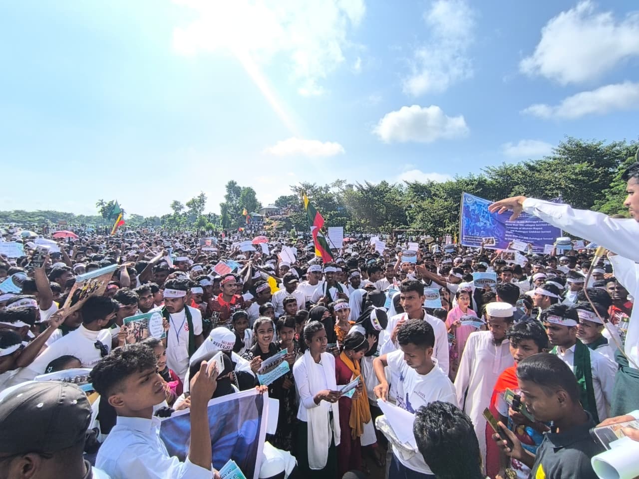 উখিয়ায় রোহিঙ্গাদের সমাবেশ। সংগৃহীত ছবি