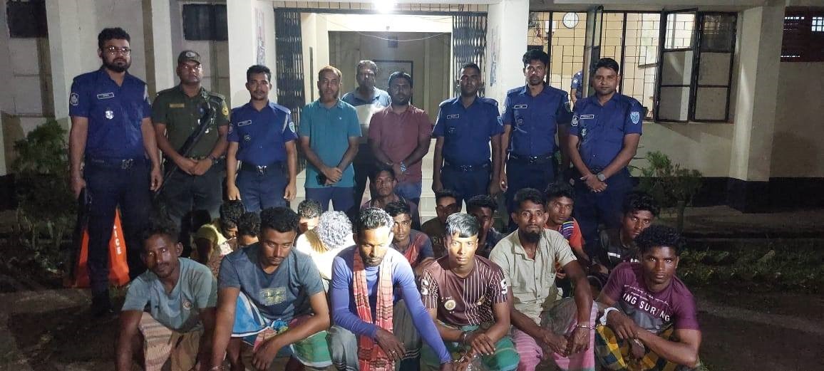 তাহিরপুরে বালু তুলে পরিনবহনের সময় জড়িতে আটক করেন ভ্রাম্যমাণ আদালত। সংগৃহীত ছবি