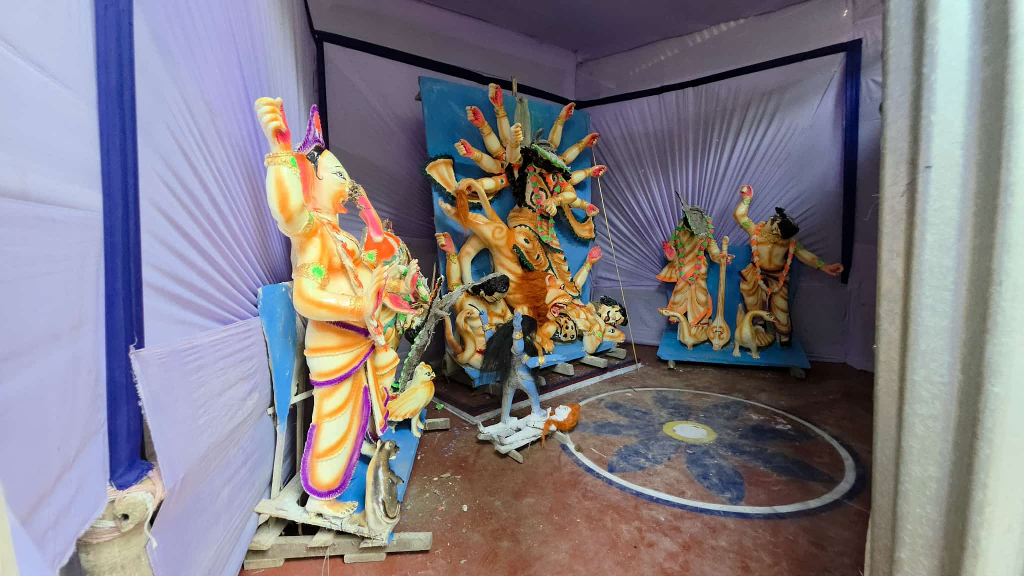 সরিষাবাড়ীতে মহালয়ার আগে রোববার রাতে ভাঙচুর করা হয়েছে প্রতিমা। স্ট্রিম ছবি