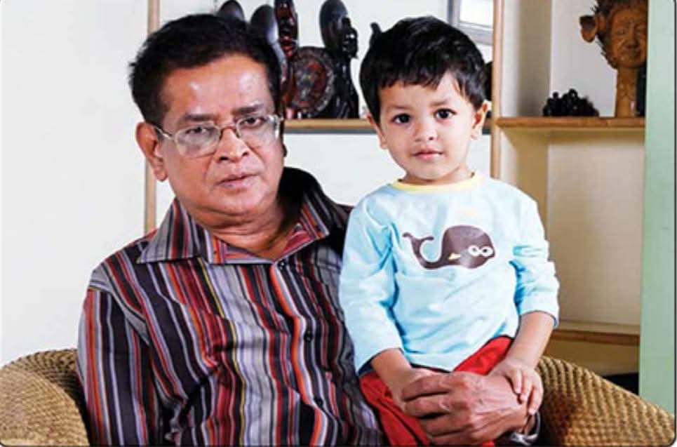 হুমায়ূন আহমেদ ও নুহাশ হুমায়ূন। সংগৃহীত ছবি