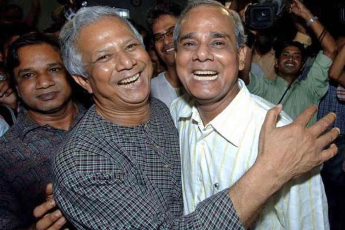 ড. মুহাম্মদ ইউনূসের সঙ্গে তাঁর ভাই ড. জাহাঙ্গীর। সংগৃহীত ছবি