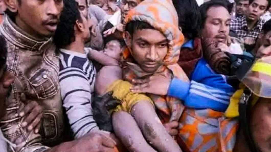 বাঁচানো গেল না গর্তে পড়া শিশু সাজিদকে