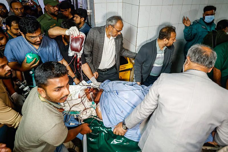 ঢামেক থেকে এভারকেয়ারে গুলিবিদ্ধ হাদি