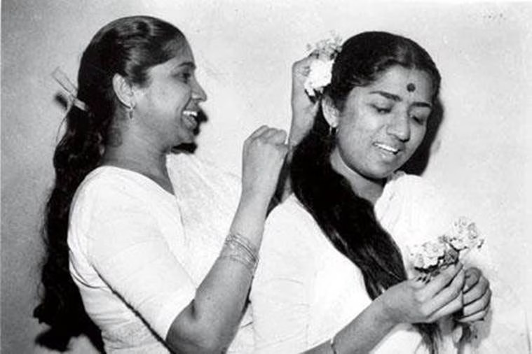 লতা মঙ্গেশকর ও আশা ভোসলে। সংগৃহীত ছবি