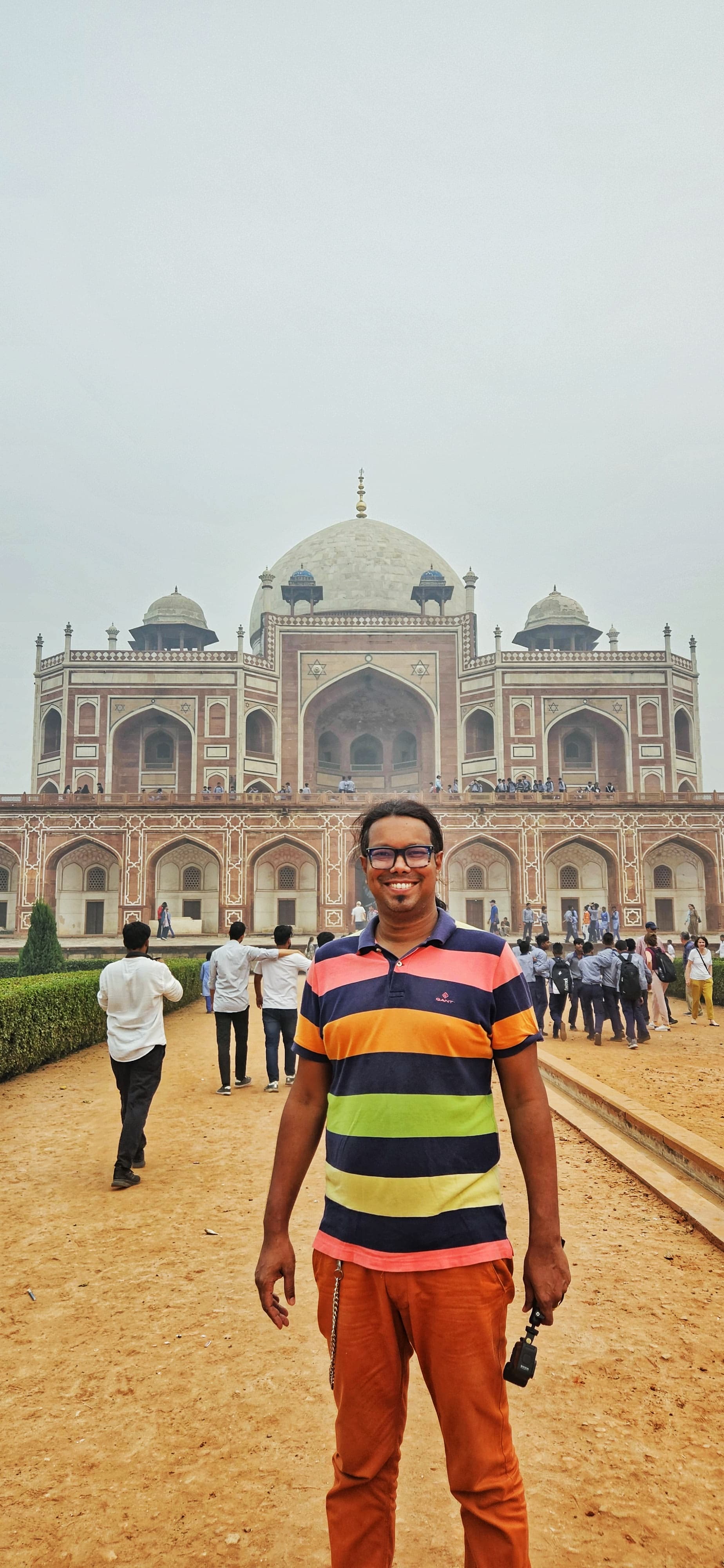 দিল্লীতে। ছবি লেখকের সৌজন্যে