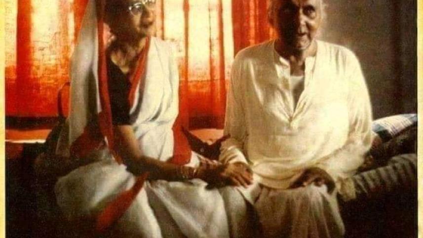 কাজী নজরুল ইসলামের সঙ্গে সুফিয়া কামাল। ছবি: সংগৃহীত