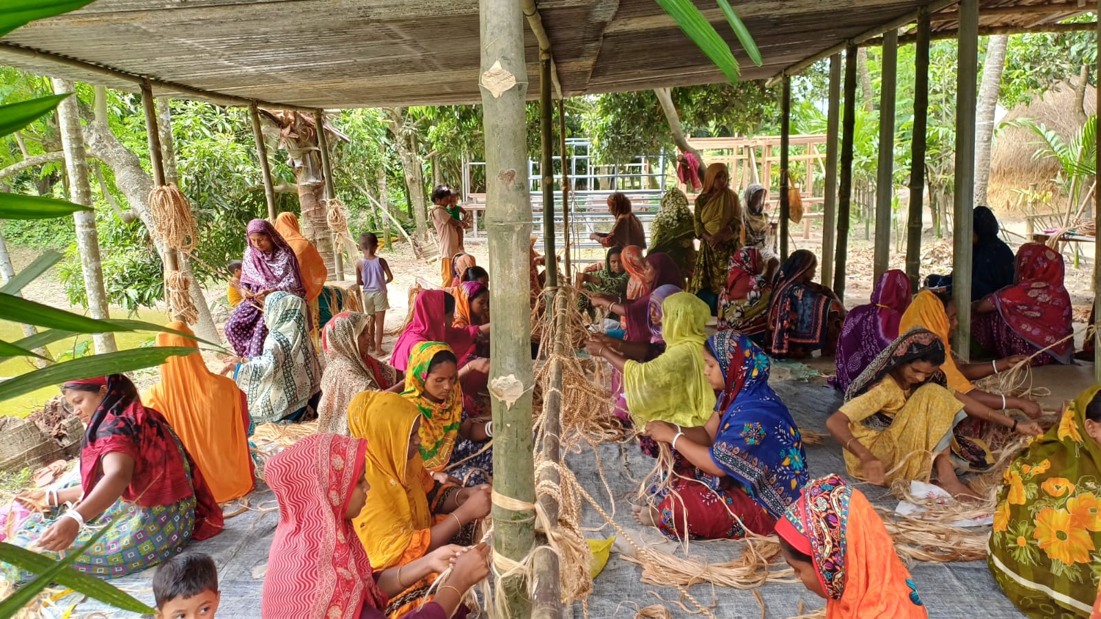 বেগম রোকেয়ার দেখানো পথে সফল পায়রাবন্দের নারীরা