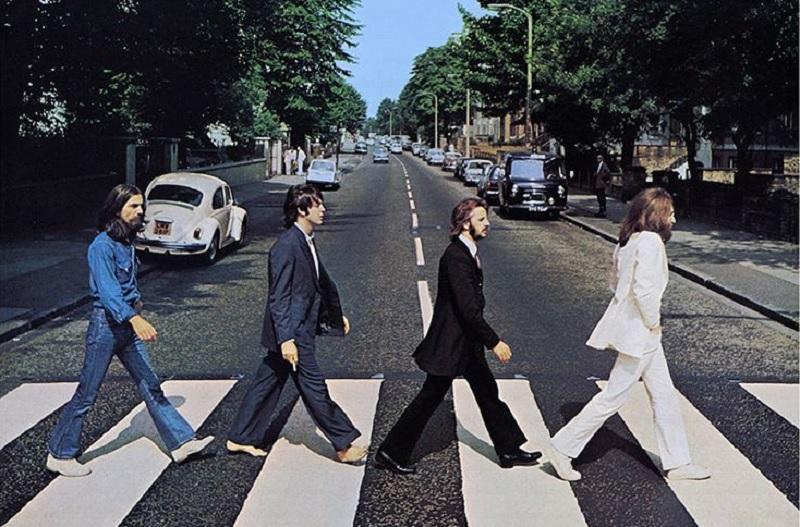 যে রাতে যুক্তরাষ্ট্রে ছড়িয়ে পড়ে ‘বিটলম্যানিয়া’, ৪০ শতাংশ মানুষ টিভিতে দেখেছিল ‘বিটলস’