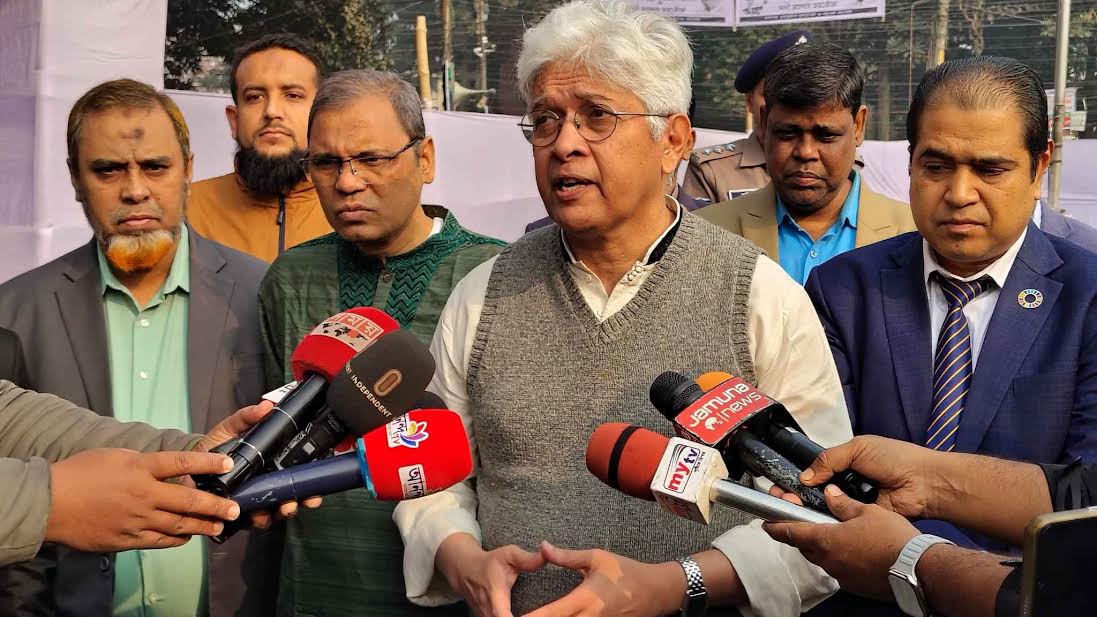 ফ্যাসিবাদকে আটকাতে গণভোটে হ্যাঁ-র বিকল্প নেই: আদিলুর রহমান খান