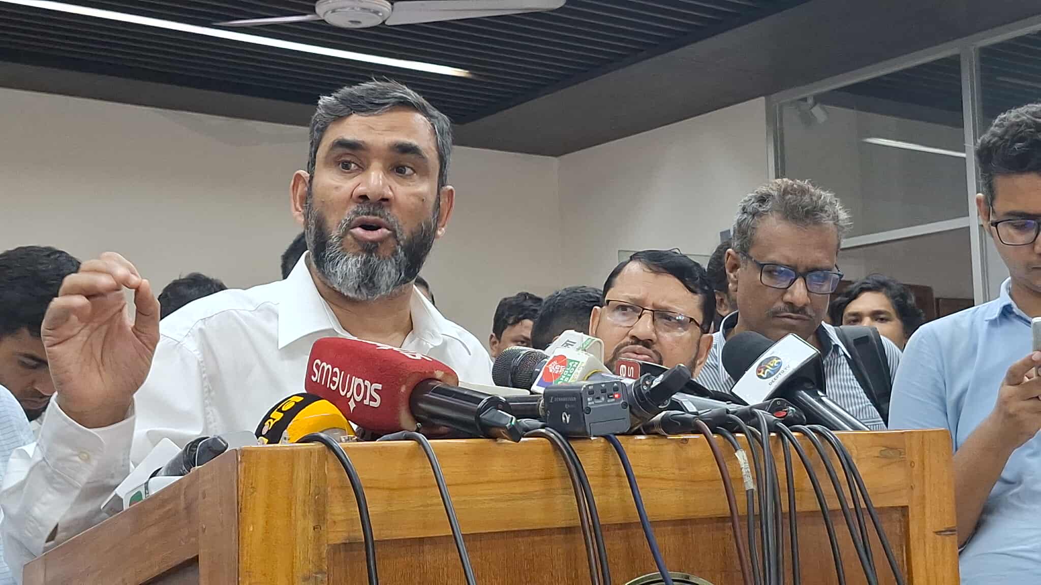 প্রবাসীদের ভোট নিশ্চিত করতে ইসির নতুন প্রকল্প