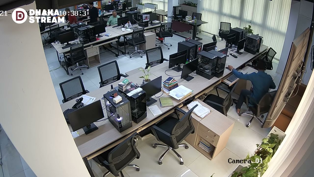 ভূমিকম্পে ঢাকা স্ট্রিমের নিউজরুমের ভয়াবহতা
