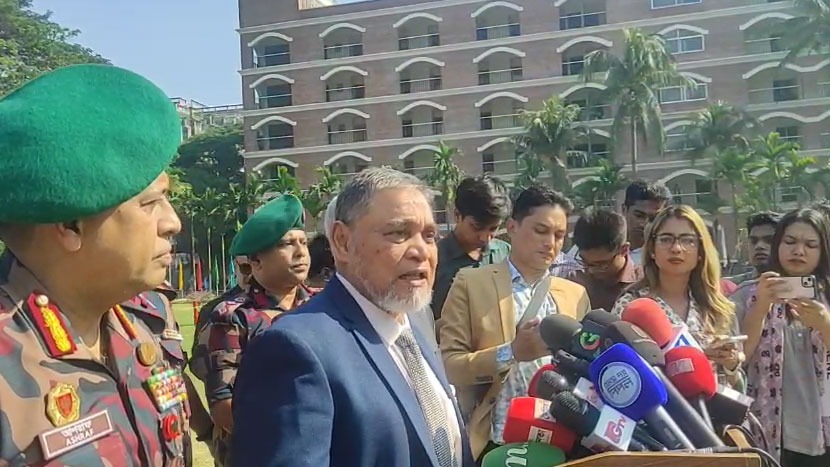 ‘সবাই মিলে সুন্দর নির্বাচন করব’, বিজিবির নির্বাচনী প্রস্তুতি পরিদর্শনে এসে সিইসি