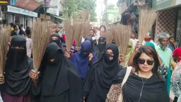 সংসদে সরকারের সমালোচনা, রুমিনের বিরুদ্ধে ঝাড়ু মিছিল বিএনপির