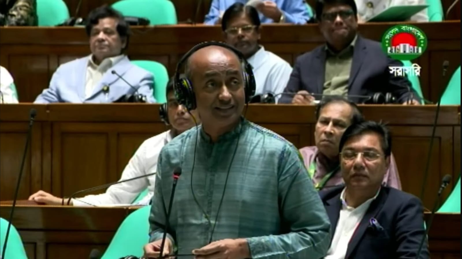 বিরোধী দলকে চোখ, কান ও মন পরিষ্কার করার আহ্বান আইনমন্ত্রীর