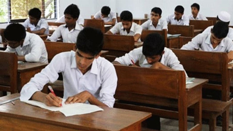 সেই ছাত্রীর পরীক্ষা নিয়ে সিদ্ধান্ত হয়নি, মায়ের অসুস্থতা নিয়ে গণমাধ্যমে বিভ্রান্তিকর খবর