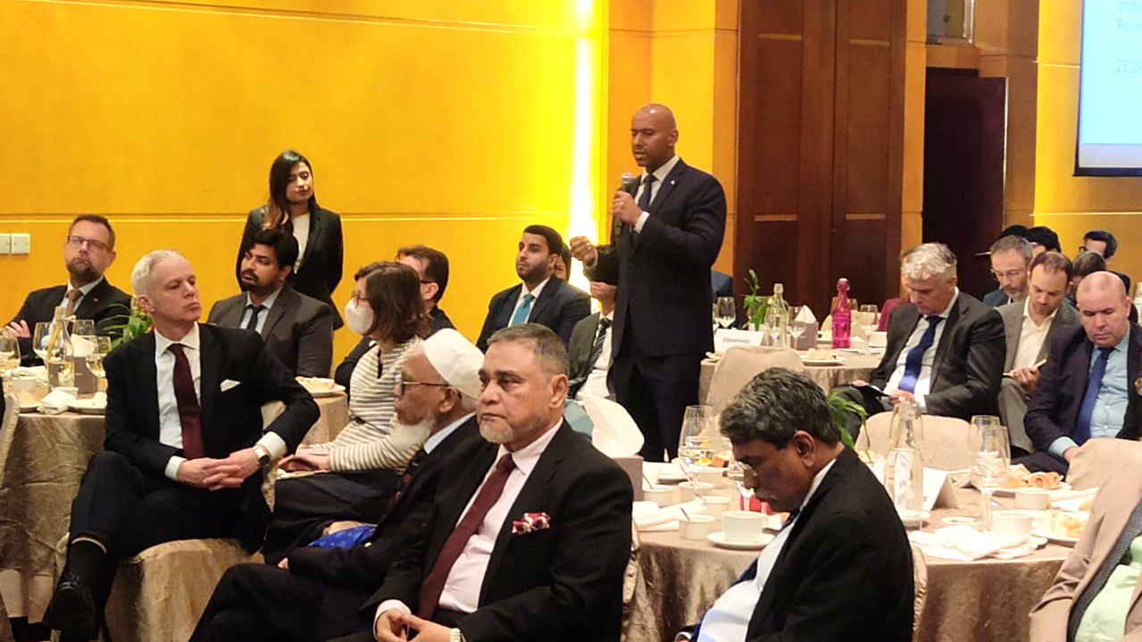 নিরপেক্ষ নির্বাচনে আস্থাশীল কূটনীতিকরা, দাবি সিইসির