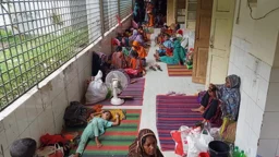 চুয়াডাঙ্গায় নিউমোনিয়া: শয্যাসংকটে মেঝেতে চিকিৎসা নিচ্ছে শিশুরা

