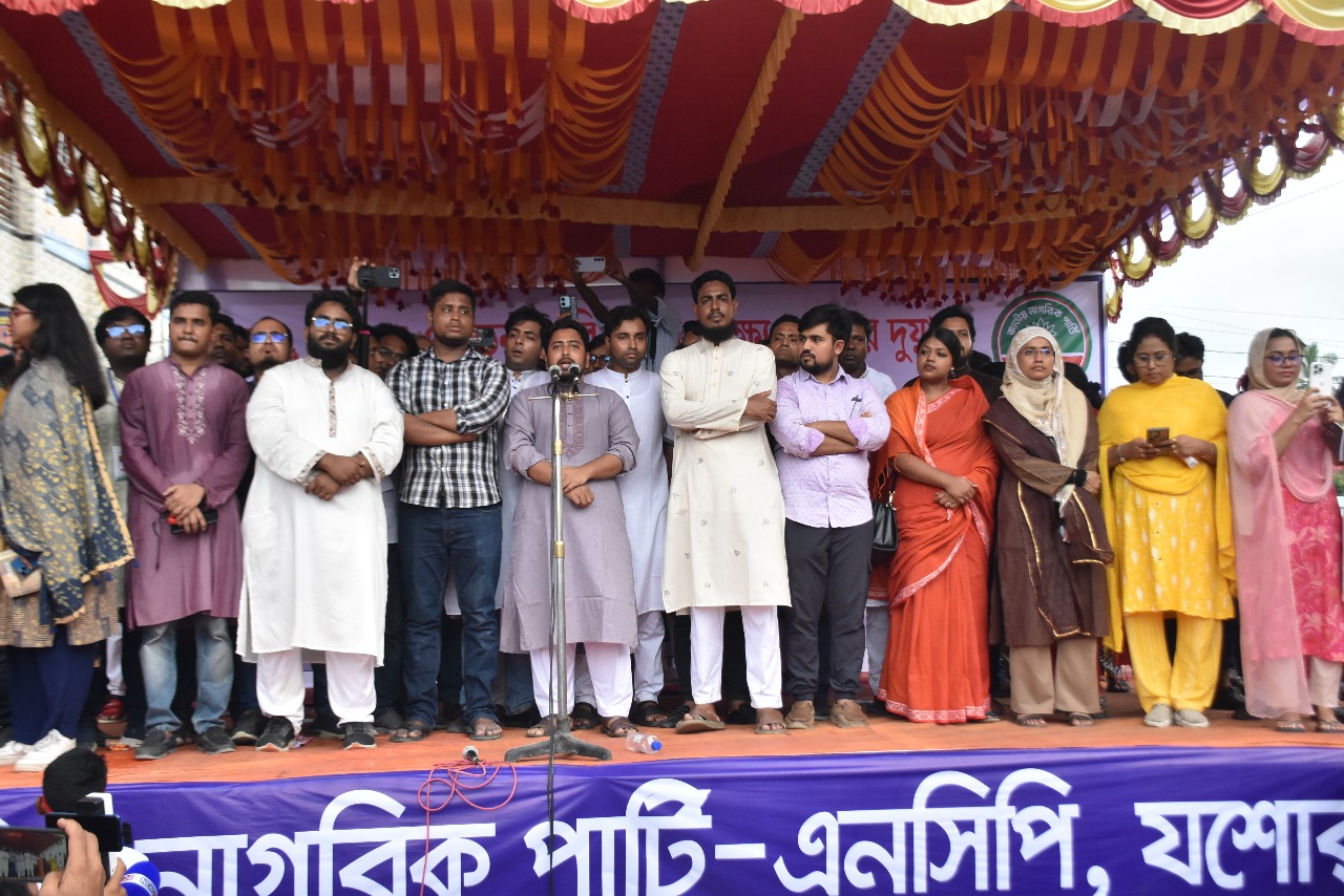 বরগুনায় ‘দুলাভাই দুলাভাই’ স্লোগানে সারজিস-রাফিকে বরণ