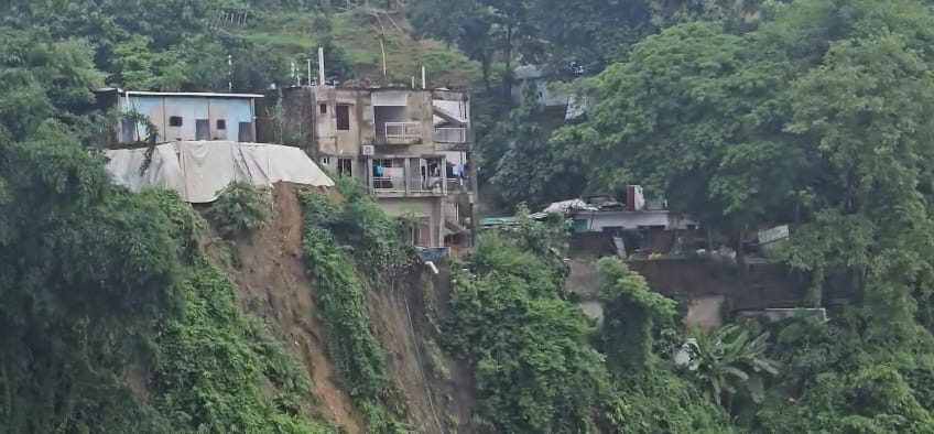 বান্দরবানে ভারী বৃষ্টিপাত থেমে গেলেও কমেনি পাহাড়ধসের শঙ্কা