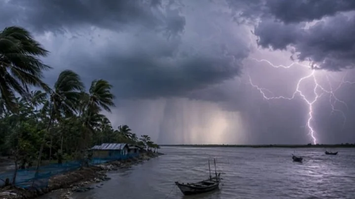 বঙ্গোপসাগরে সৃষ্ট লঘুচাপ ও মৌসুমি বায়ু সক্রিয় থাকায় দেশজুড়ে বৃষ্টিপাত হচ্ছে। ছবি: সংগৃহীত