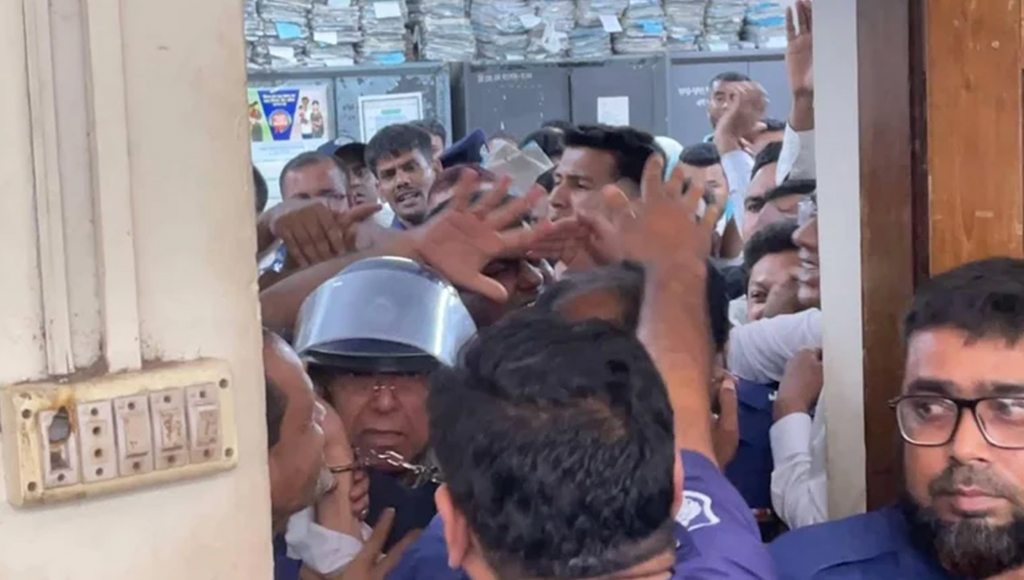 গোপালগঞ্জে আওয়ামী লীগের প্রভাব পরিবারতন্ত্র, পৃষ্ঠপোষকতা আর আঞ্চলিকতার ফল