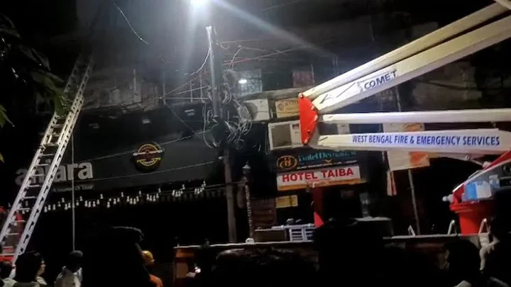 আগুনে ক্ষতিগ্রস্ত কলকাতায় একটি হোটেল। ছবি: এনডিটিভি