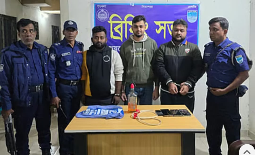 গাজীপুরে আটক ছাত্রলীগ ও স্বেচ্ছাসেবক লীগের তিন নেতা। সংগৃহীত ছবি