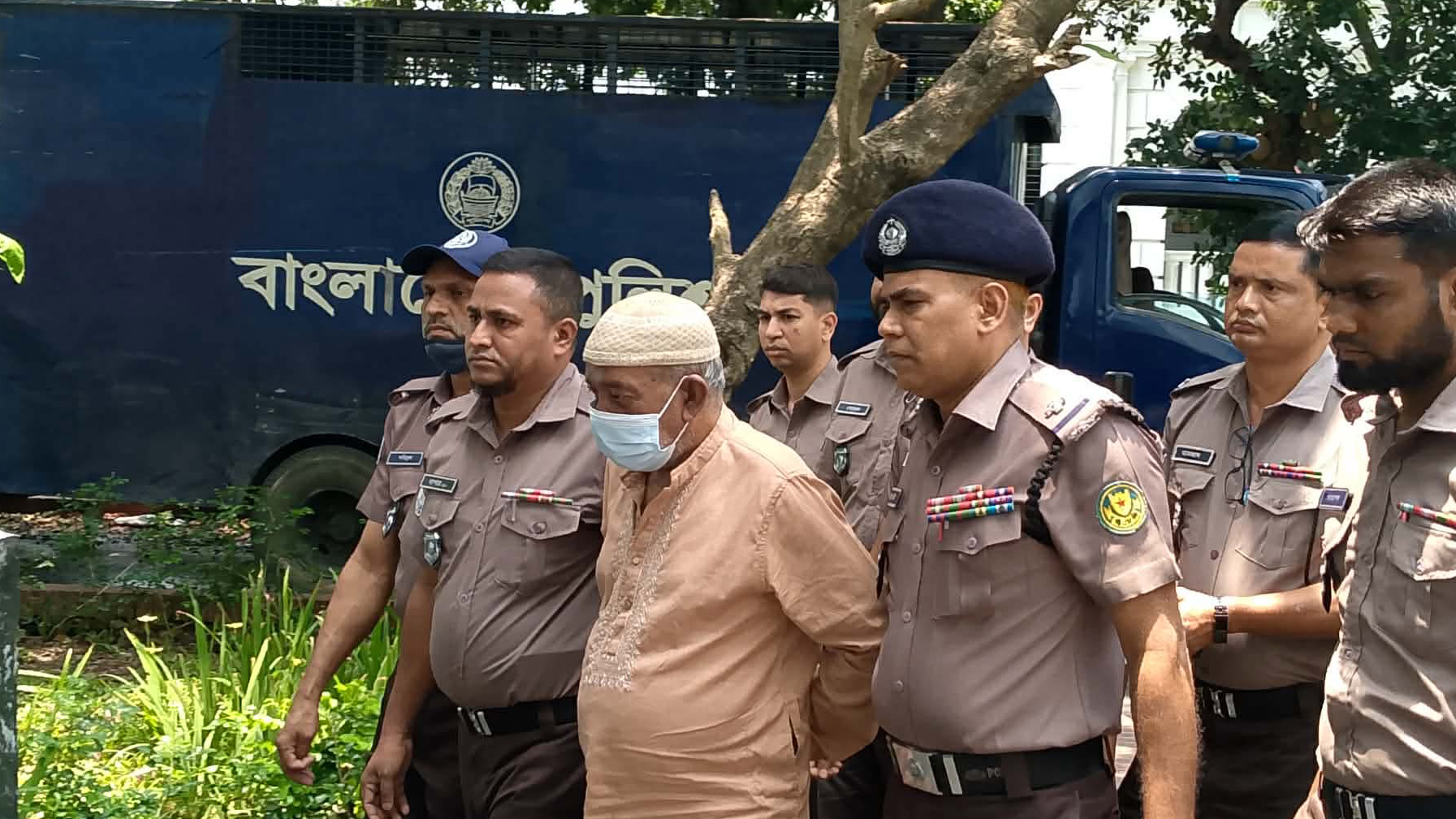 আবু সাঈদ হত্যা: বেরোবির সাবেক ভিসি কারাগারে