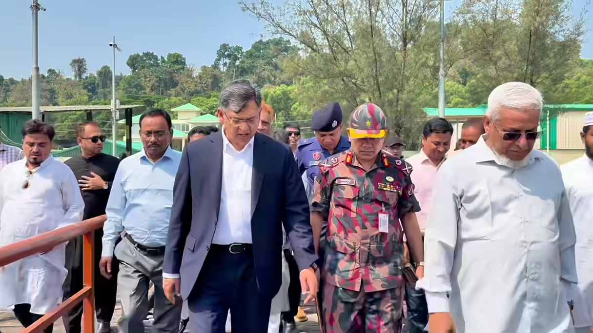 টেকনাফ স্থলবন্দর পরিদর্শন করেন স্বরাষ্ট্রমন্ত্রী সালাহউদ্দিন আহমদ। স্ট্রিম ছবি