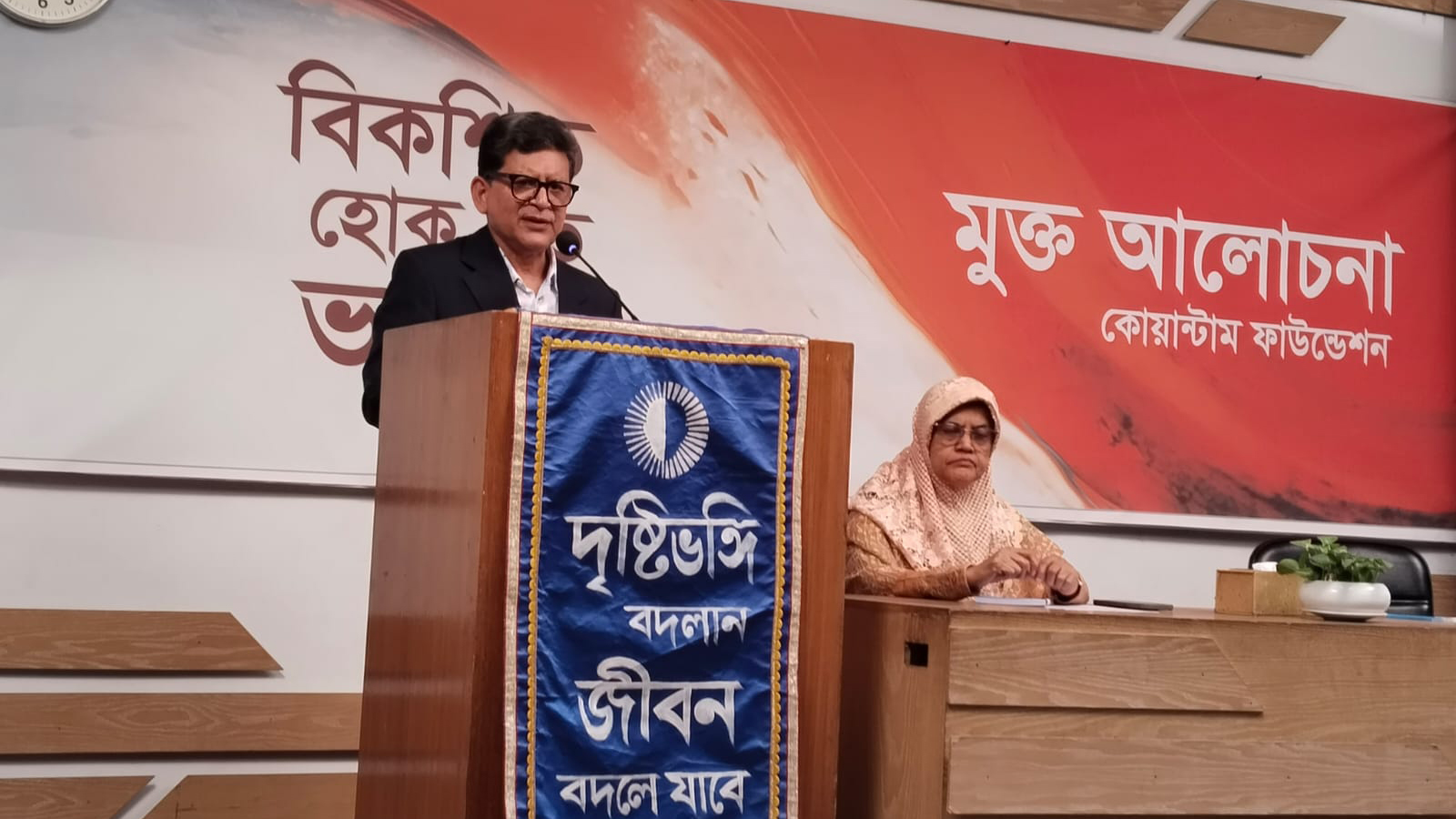 দেশপ্রেম মানে কেবল স্লোগান নয়: হোসেন জিল্লুর