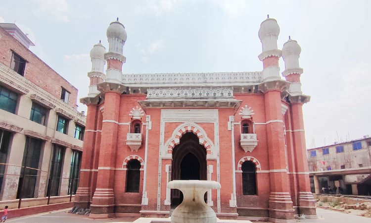 পুরান ঢাকার লালকুঠি : আবারো ফিরে পাচ্ছে প্রাচীন জৌলুস