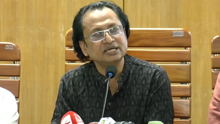 সংবাদ সম্মেলনে প্রধানমন্ত্রীর তথ্য ও সম্প্রচার বিষয়ক উপদেষ্টা ডা. জাহেদ উর রহমান। সংগৃহীত ছবি
