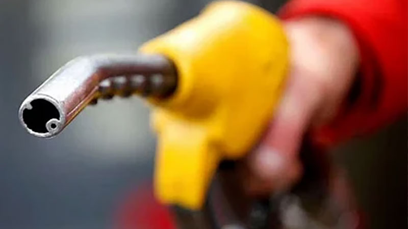 জ্বালানি তেলের দাম বাড়ল প্রায় ৩০ শতাংশ, এশিয়ার শেয়ারবাজারে বড় পতন