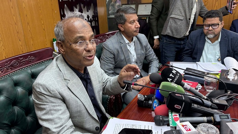 সাদ্দামের বিষয়ে প্রশ্ন এড়িয়ে গেলেন স্বরাষ্ট্র উপদেষ্টা