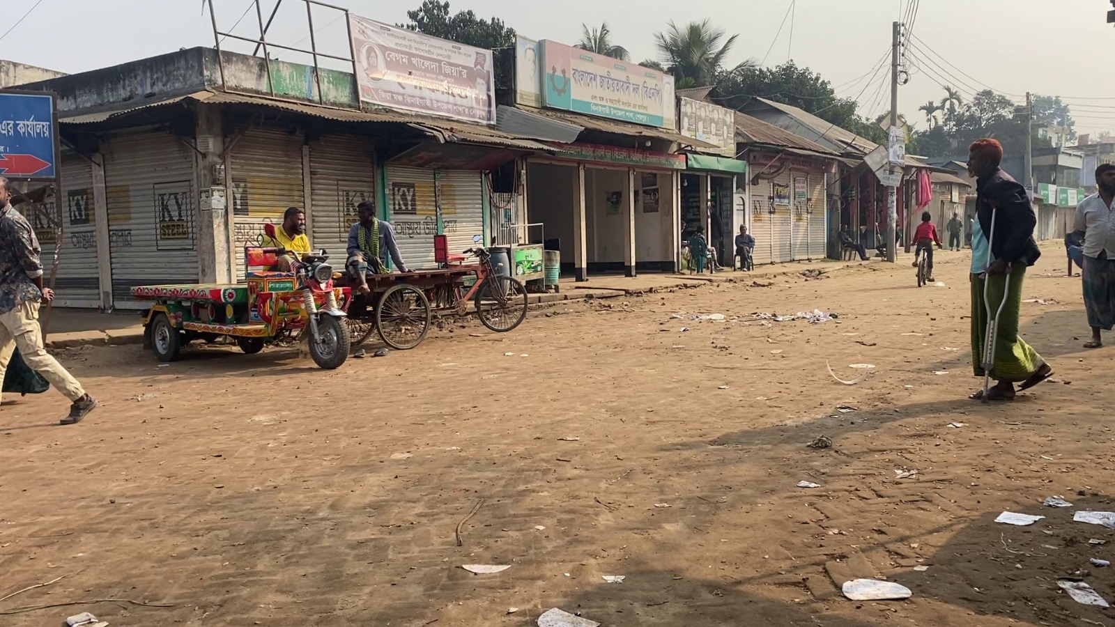 ঝিনাইগাতীতে খোলেনি অধিকাংশ দোকানপাট