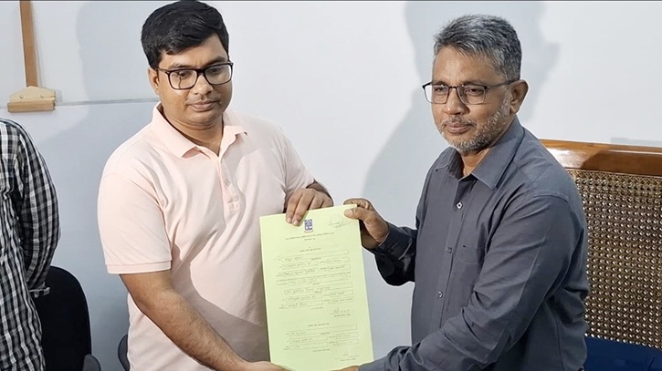 ডাকসু নির্বাচনে সাবেক ছাত্রলীগ নেতার প্রার্থিতা, যা বলছে শিক্ষার্থীরা