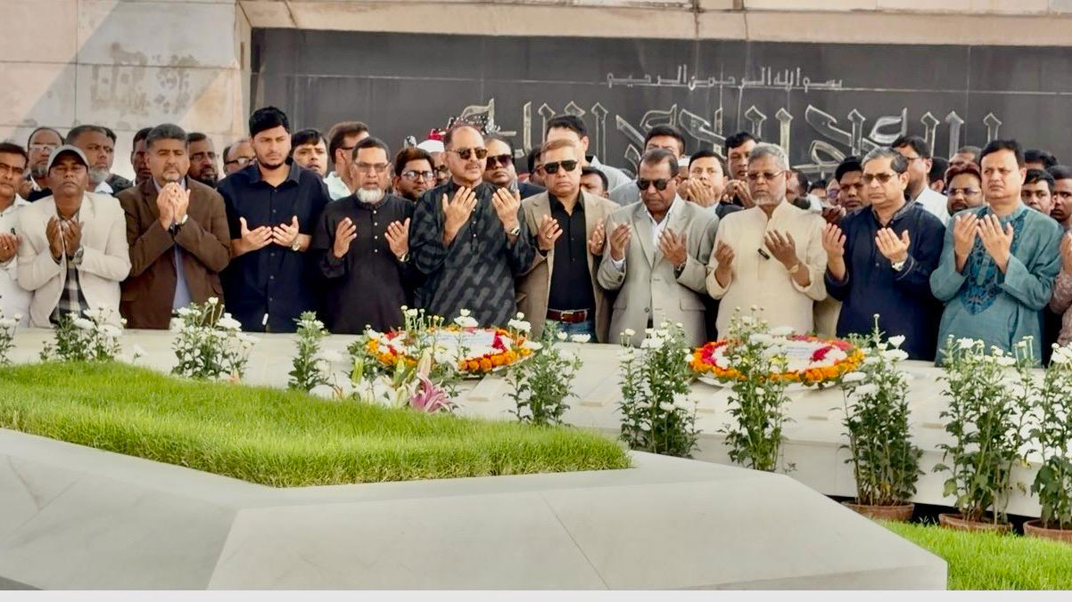 জিয়াউর রহমান ও খালেদা জিয়ার কবর জিয়ারত করলেন বগুড়ার নব-নির্বাচিত ৬ এমপি