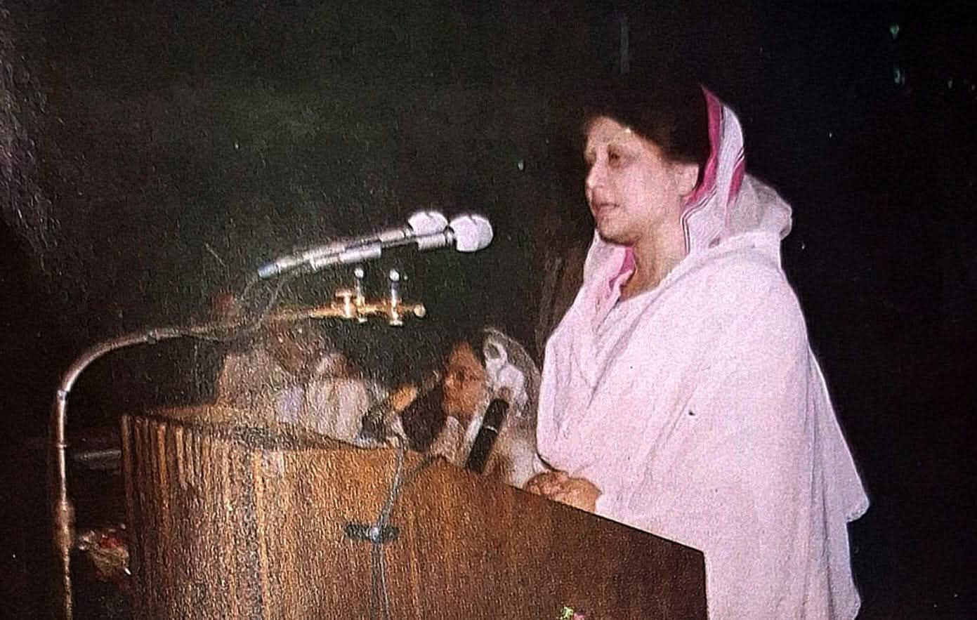 গণতন্ত্র প্রতিষ্ঠায় খালেদা জিয়ার ভূমিকা জাতি শ্রদ্ধার সঙ্গে স্মরণ করবে: বাংলা একাডেমি