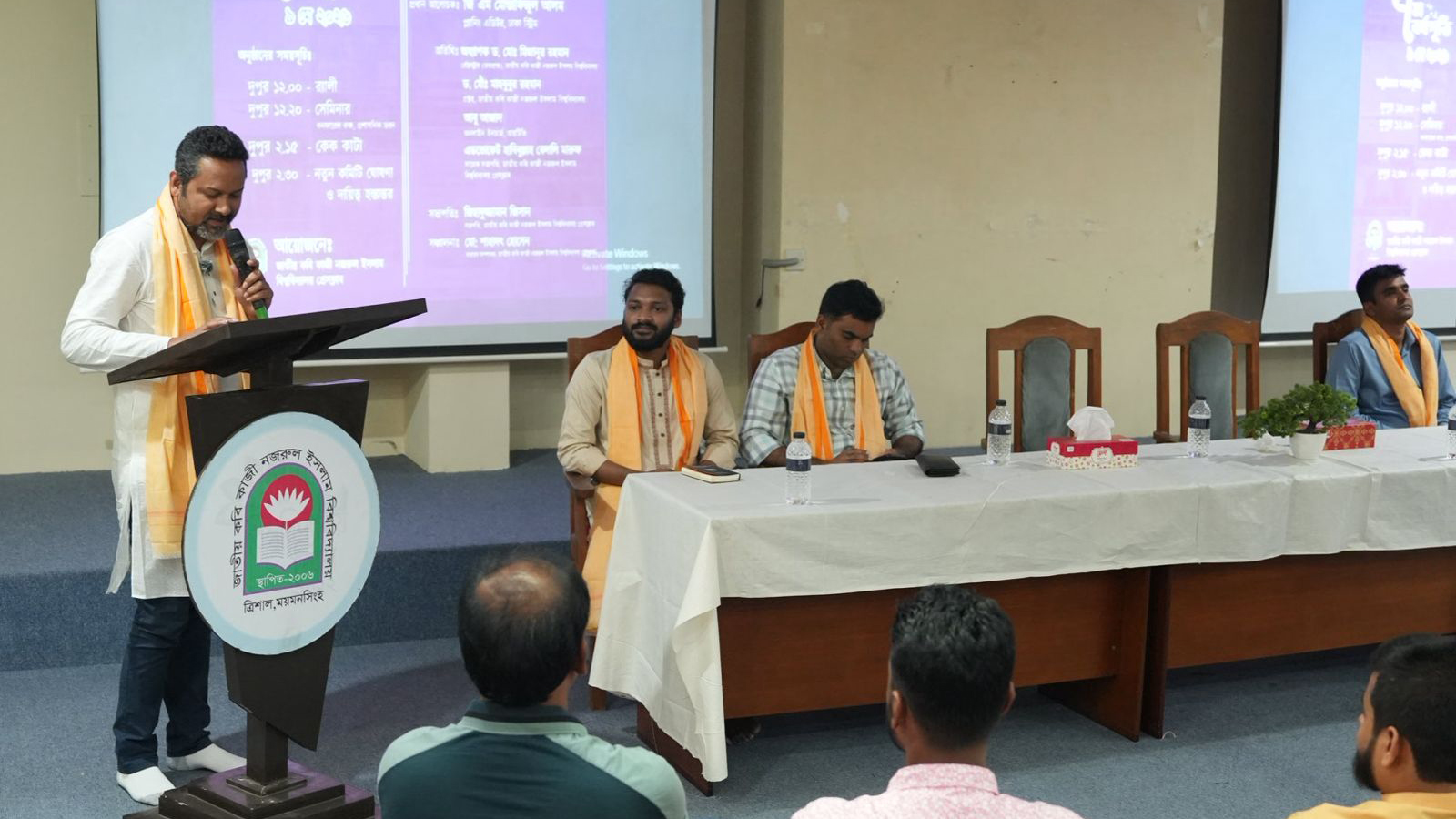 জাককানইবি প্রেস ক্লাবের প্রতিষ্ঠাবার্ষিকীর সেমিনারে বক্তৃতা করেন ঢাকা স্ট্রিমের প্ল্যানিং এডিটর জি এম মোস্তাফিজুল আলম। ছবি: সংগৃহীত
