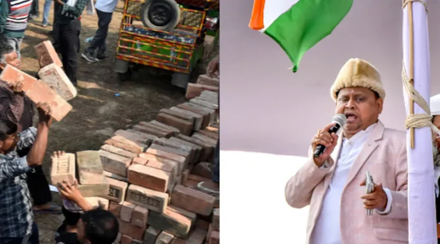 বাবরি মসজিদের আদলে মসজিদ নির্মাণের ভিত্তিপ্রস্তর স্থাপন অনুষ্ঠানের একটি চিত্র। ছবি: সংগৃহীত
