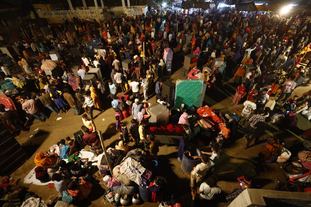 শ্রীলঙ্কায় জরুরি ত্রাণ ও উদ্ধারকারী দল পাঠাচ্ছে বাংলাদেশ