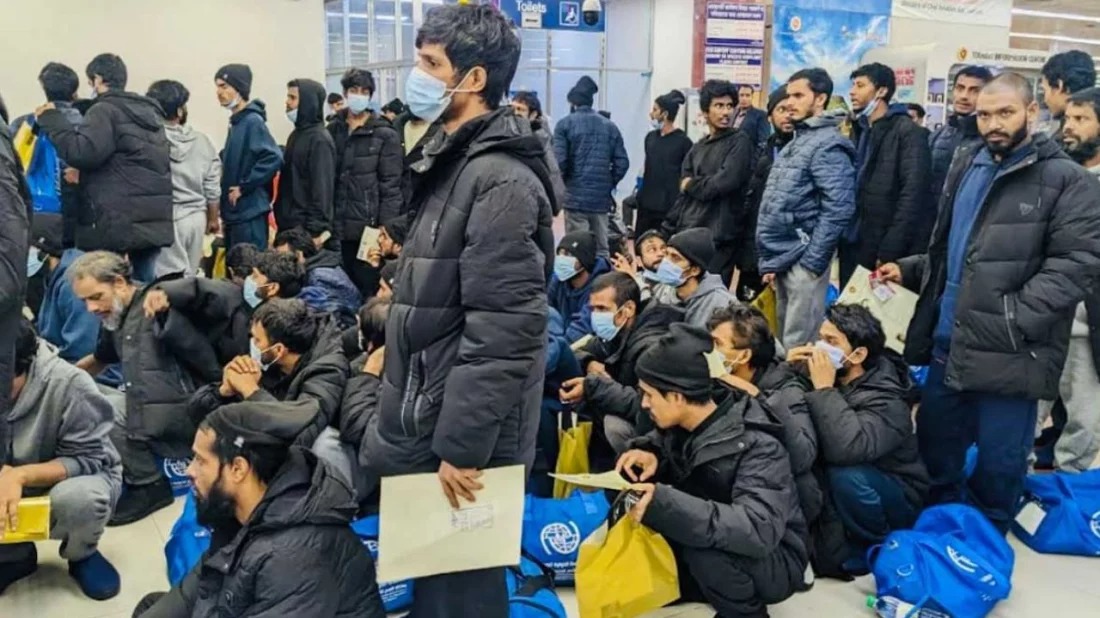 লিবিয়া থেকে ফিরলেন ১৭৩ বাংলাদেশি