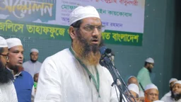 কাদিয়ানীদের অমুসলিম ঘোষণা না হলে রাজধানী অবরুদ্ধ করা হবে: মামুনুল হক
