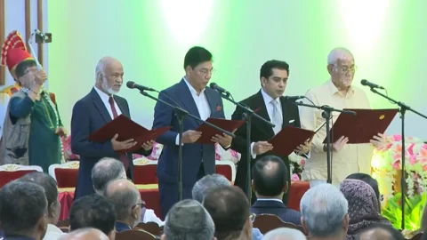 মন্ত্রী হিসেবে শপথ নেন ড. আবদুল মঈন খান, আন্দালিব রহমান পার্থ, সাচিং প্রু জেরী ও রশিদুজ্জামান মিল্লাত। ছবি: সংগৃহীত